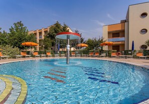 Pool - Apartment in Caorle Near the Beach (Caorle)