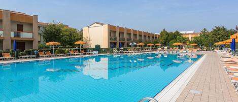 Apartment | Pool | Outdoor pool