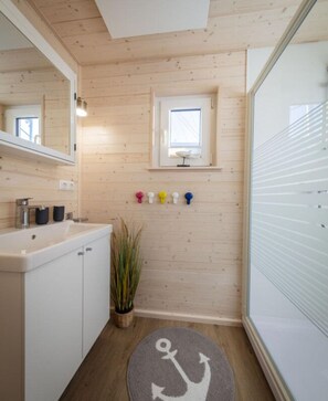 Mobile Home | Bathroom
