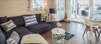 Houseboat Grey Seal Comfortable Vacation Home