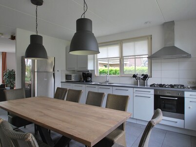 Villa With Whirlpool and Sauna in Makkum