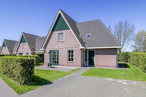 Villa | Exterior - Villa With Whirlpool and Sauna in Makkum (Makkum)