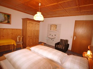 Rumah | 3 kamar tidur dan dilengkapi dengan perabotan berbeda-beda