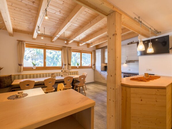 Dining - Holiday Apartment on the Hutterwirtshof (Moso in Passiria)