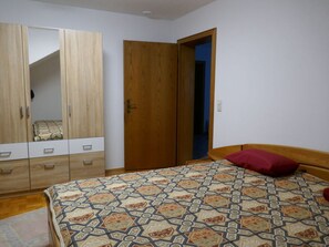 บ้านพัก | 1 ห้องนอน, ตกแต่งพิเศษโดยเฉพาะ, เตารีด/โต๊ะรีดผ้า