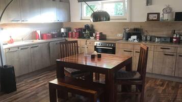 Apartment | Private kitchen | Oven, toaster