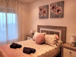 Casa | 3 dormitorios, mobiliario individual, tabla de planchar con plancha