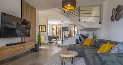 Family Villa With Pool, Wellness