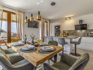 Private kitchen - Family Villa With Pool, Wellness (Vodnjan)