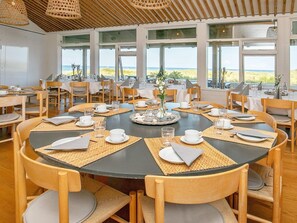 House | Dining - 6 Person Holiday Home on a Holiday Park in Saeby (Sæby)