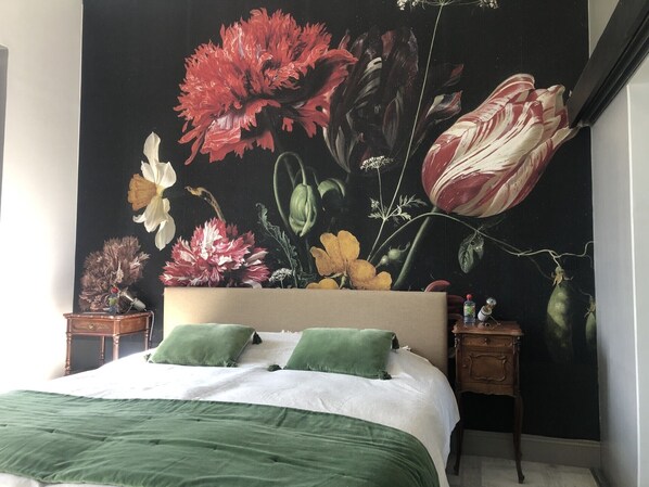 1 bedroom, travel cot, free WiFi, bed sheets