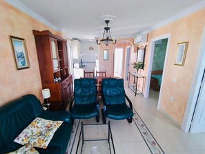 Apartment | Dining