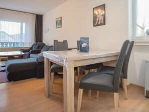 Apartment | Dining