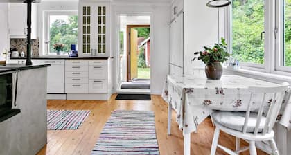 6 Person Holiday Home in Stromstad-by Traum
