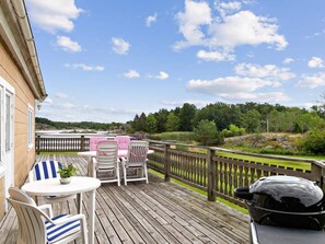 House | Exterior - Seaside Cottage With Balcony and Grill (Stromstad)