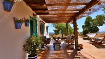 Villa | Exterior