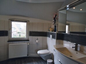 House | Bilik Mandi