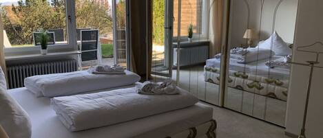 House | 3 bedrooms, individually furnished, iron/ironing board