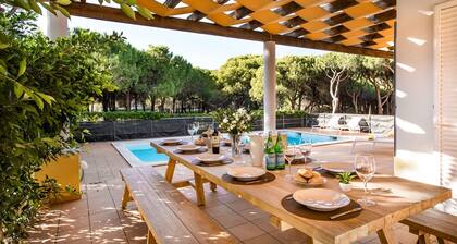 Large Villa With Swimming Pool Within Walking Distance to the Beach