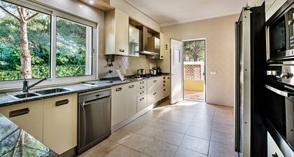 Large Villa With Swimming Pool Within Walking Distance to the Beach