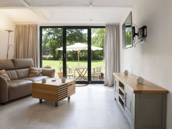 Fireplace - Holiday Home Owl's Nest (Greven)