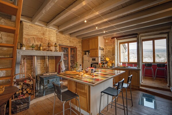 Private kitchen - Maison de Campagne Entre Chalon sur Saône et Tournus (Jugy)