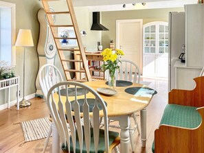 House | Dining
