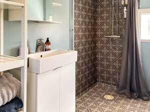 House | Bathroom