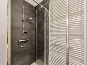 Apartment | Bathroom