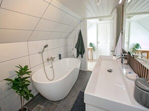 House | Bathroom