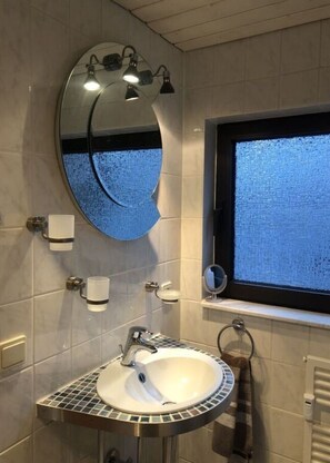 Ferienhaus | Badezimmer