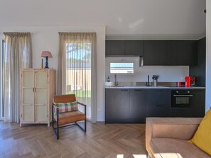 Private kitchen - Cozy Chalet With Unobstructed Views (Hoogersmilde)