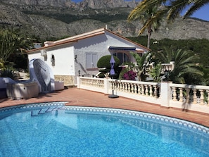 Casa | Piscina | Piscina interna, piscina externa