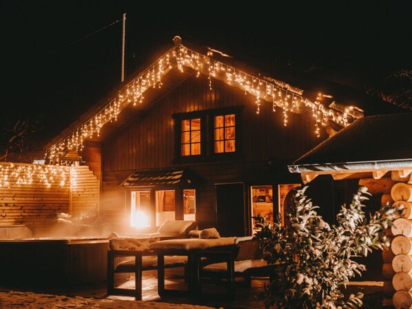 Exterior - Eifel Chalet Holiday Apartment (Oberweiler)