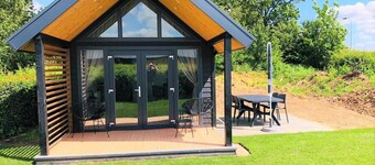 ชาเลต์ในเนเธอร์แลนด์พร้อมเทอเรสคู่