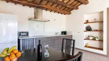 Bungalow | Private kitchen | High chair