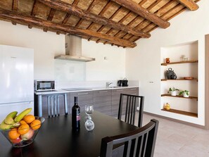Bungalow | Private kitchen | High chair