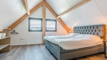 House | 3 bedrooms, individually furnished, bed sheets
