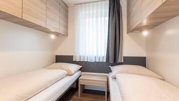 Chalet | 2 bedrooms, individually furnished, bed sheets