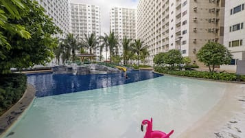 2 piscinas al aire libre