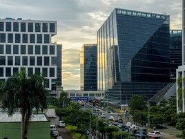 프리미어 콘도, 간이주방, 시내 전망 | 발코니 전망