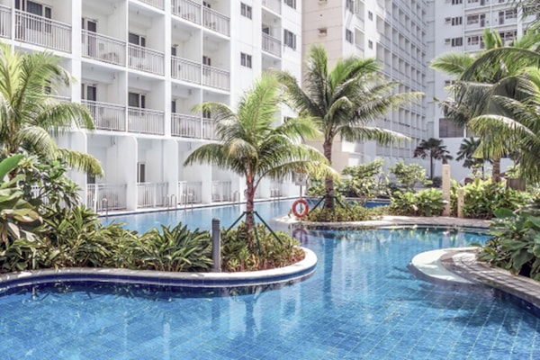 2 piscines extérieures