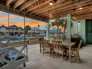 Outdoor dining - Flamingo House- Key Allegro, Pool, Hottub, Outdoor kitchen, Kayaks, Gameroom. (Rockport)