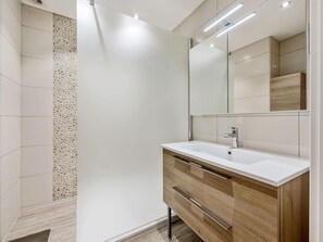 Apartemen | Kamar mandi
