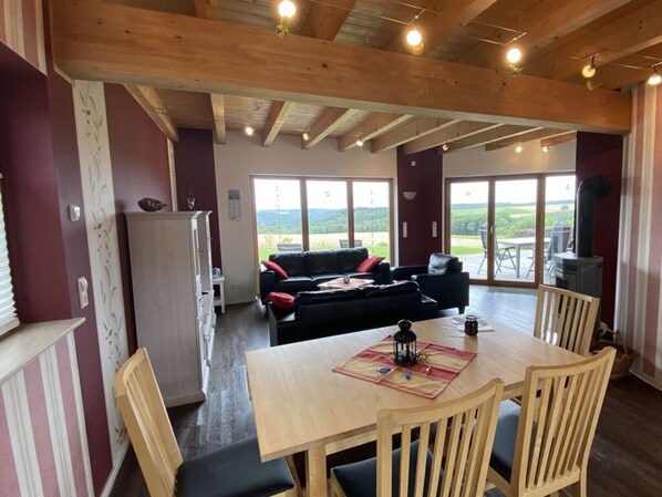 Dining - Holiday Home Red Milan (Irmenach)