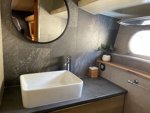 Mobile Home | Bathroom