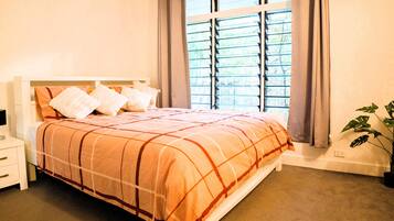 3 bedrooms, iron/ironing board, free WiFi, bed sheets