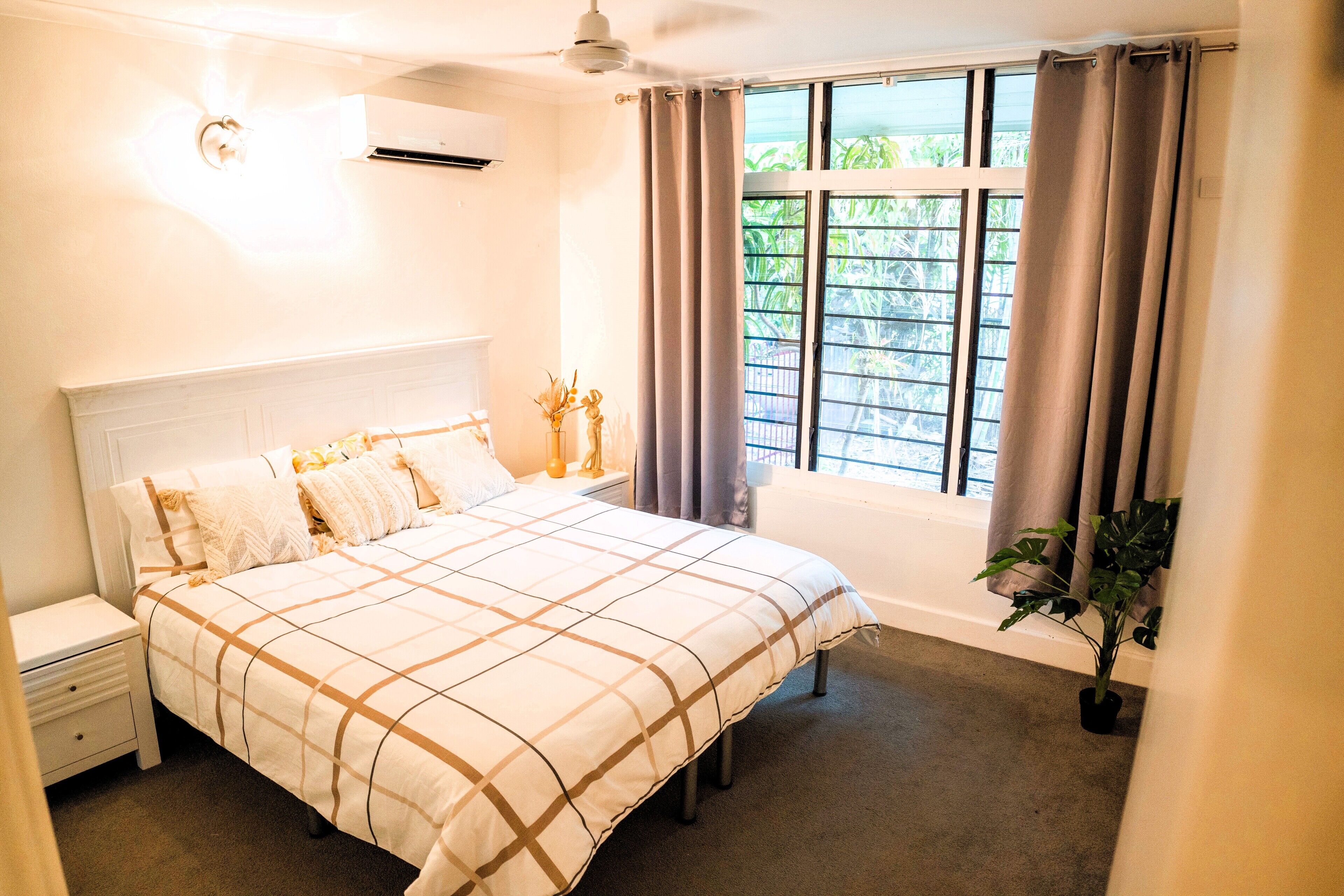 3 bedrooms, iron/ironing board, free WiFi, bed sheets