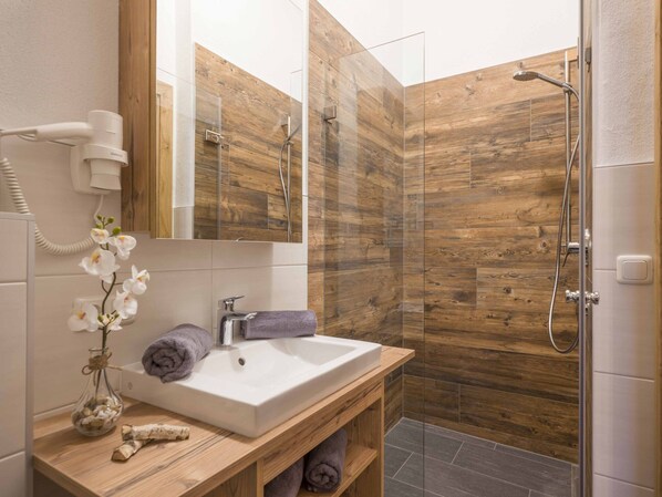Apartment | Bathroom | Towels