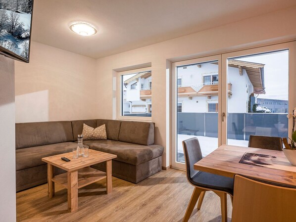 Apartment | Living room - Apartment Brixen Near Ski Lift (Brixen im Thale)